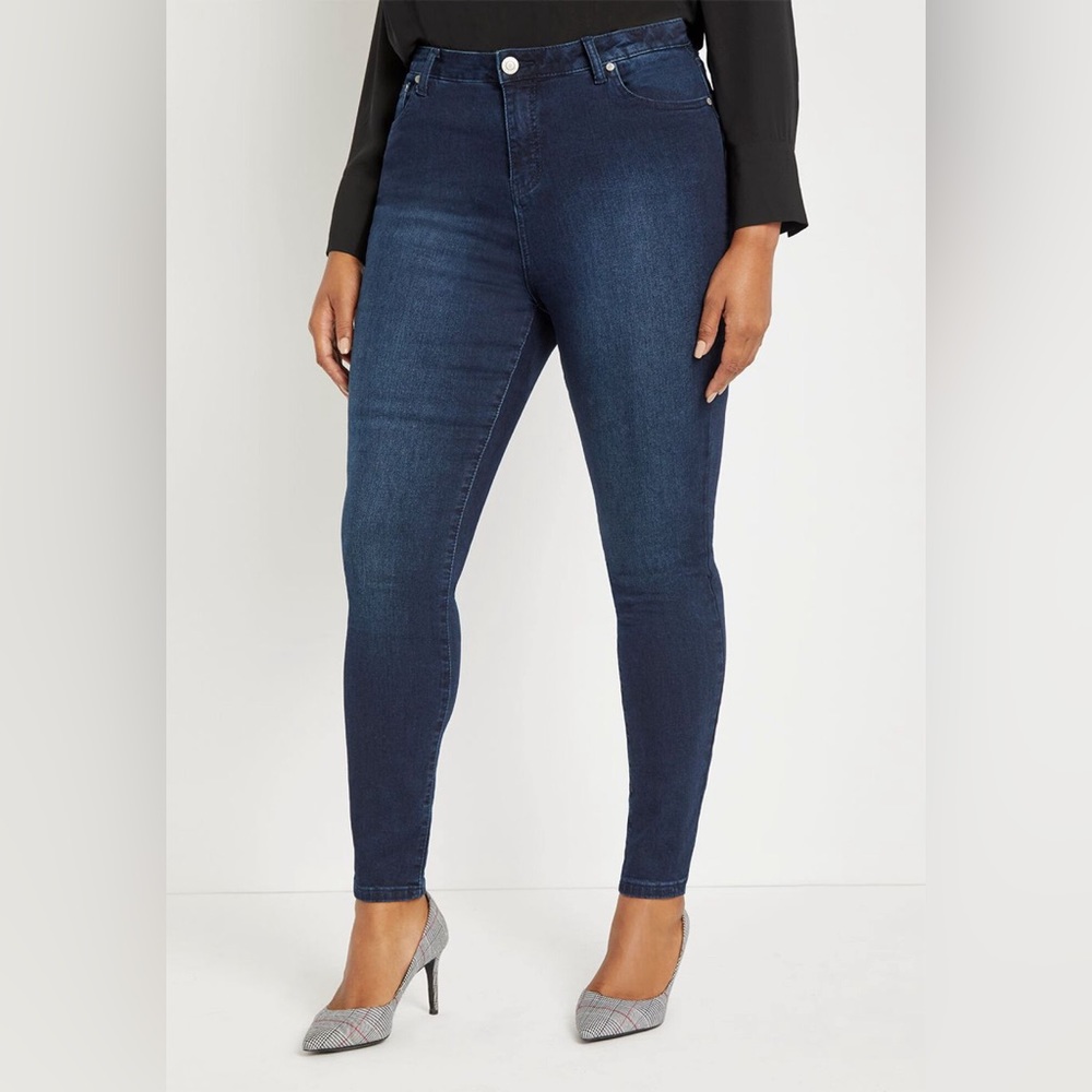 Eloquii Classic Fit Sculpting Skinny Jean in Dark Wash Size 18